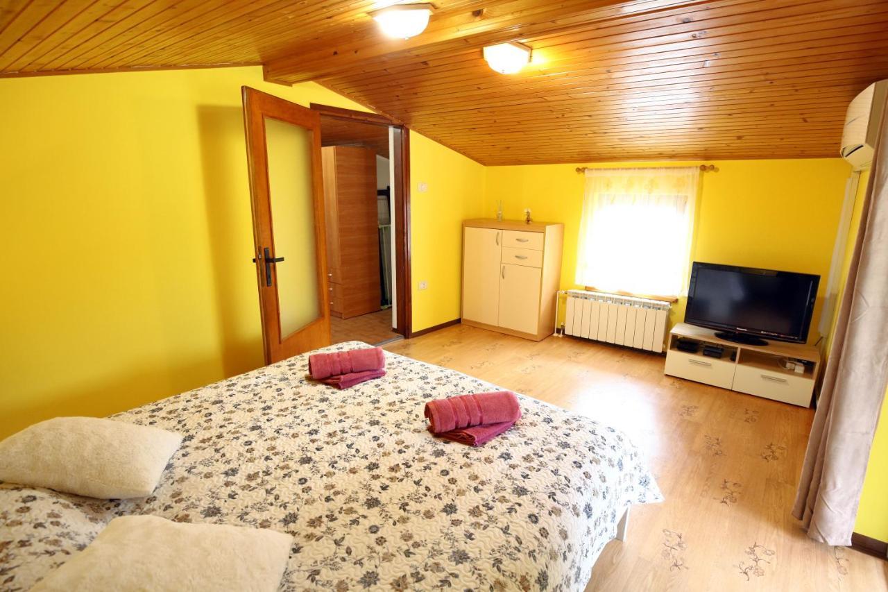 イゾラ Parenzana Haven Hideaway Starヴィラ エクステリア 写真