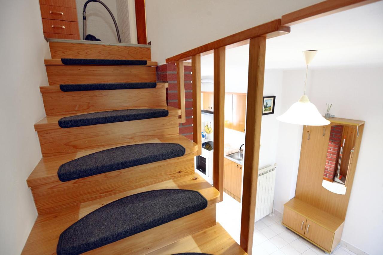 イゾラ Parenzana Haven Hideaway Starヴィラ エクステリア 写真
